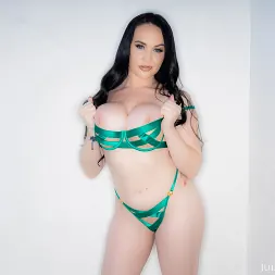 Emily Norman in 'Jules Jordan' Busty Slut Emily Norman Rides Lexington Steele's BBC (Thumbnail 21)